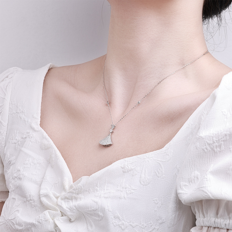 Luxury Crystal Fan Pendant Necklace